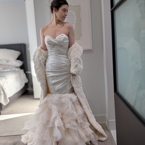 Elegant Cream Strapless Gown - Picture 5 of 16